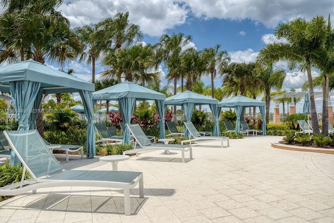 En Venta: $439,000 (4 camas, 4 baños, 2090 Pies cuadrados)