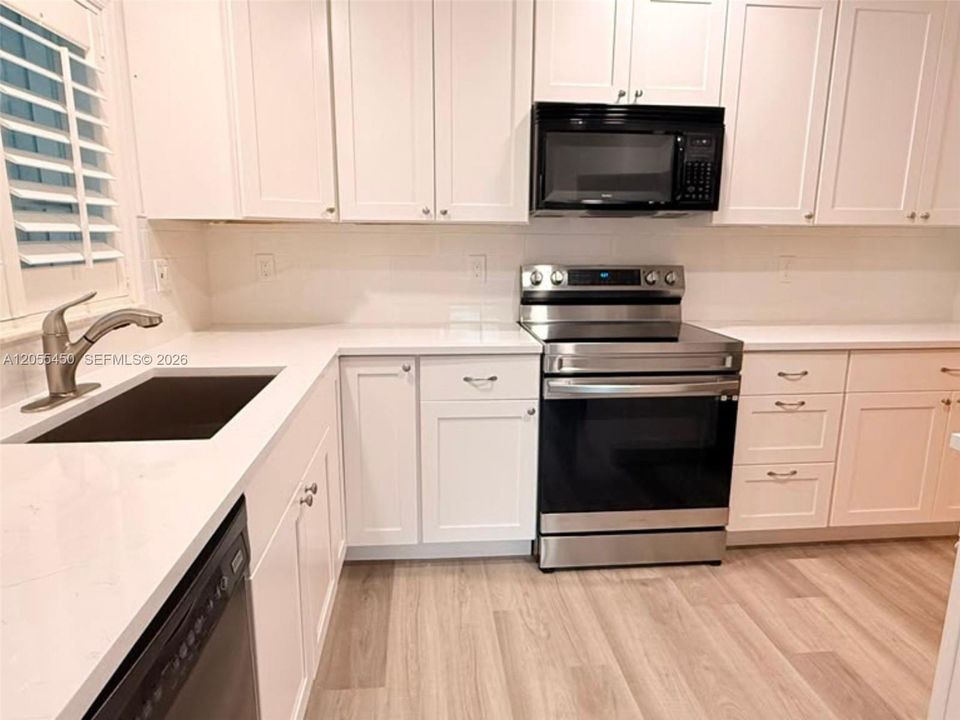 В аренду: $3,950 (4 спален, 2 ванн, 2006 Квадратных фут)