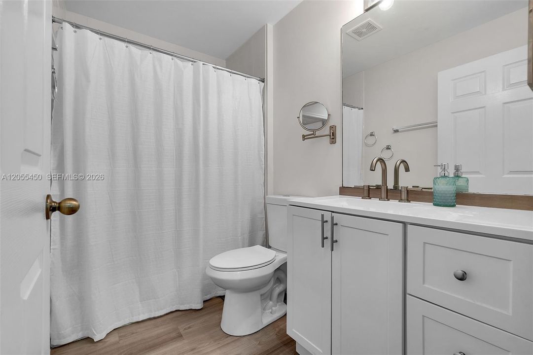 В аренду: $3,950 (4 спален, 2 ванн, 2006 Квадратных фут)