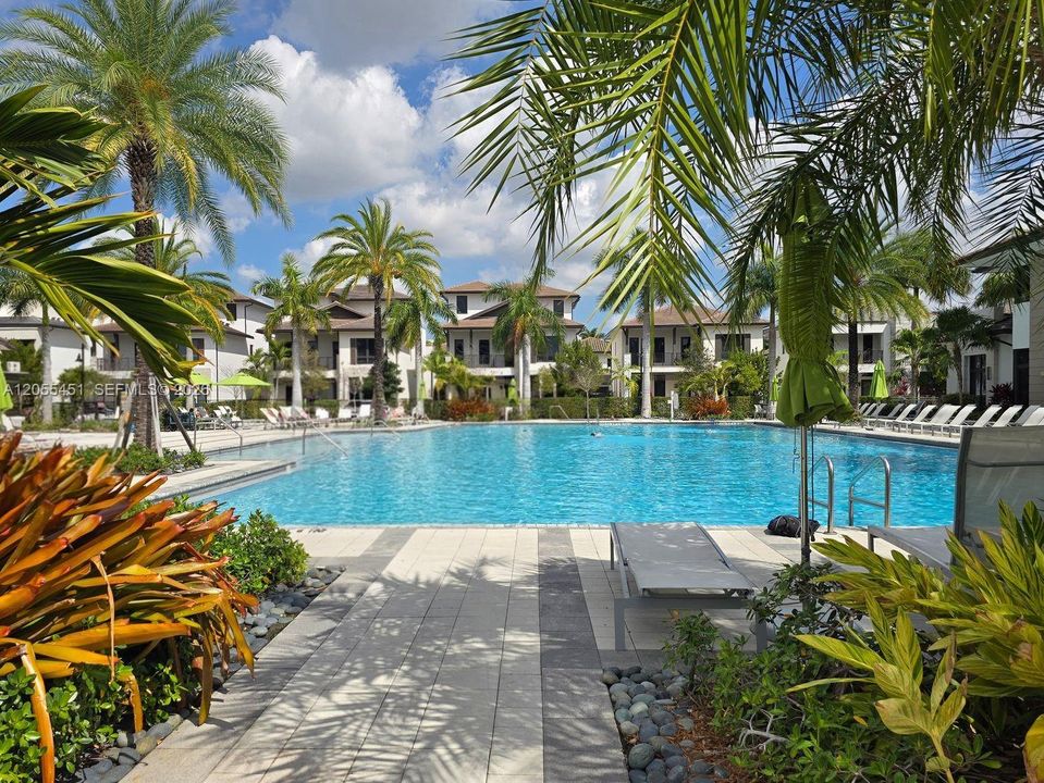 En Venta: $1,999,999 (4 camas, 4 baños, 3995 Pies cuadrados)