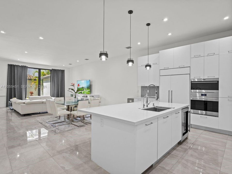 En Venta: $1,999,999 (4 camas, 4 baños, 3995 Pies cuadrados)