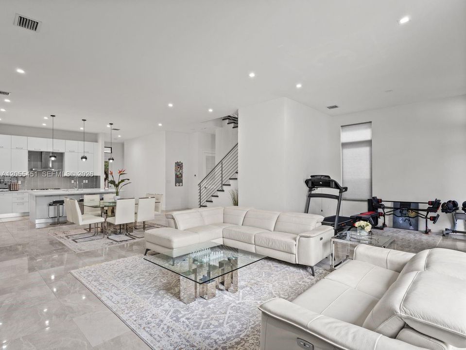 En Venta: $1,999,999 (4 camas, 4 baños, 3995 Pies cuadrados)