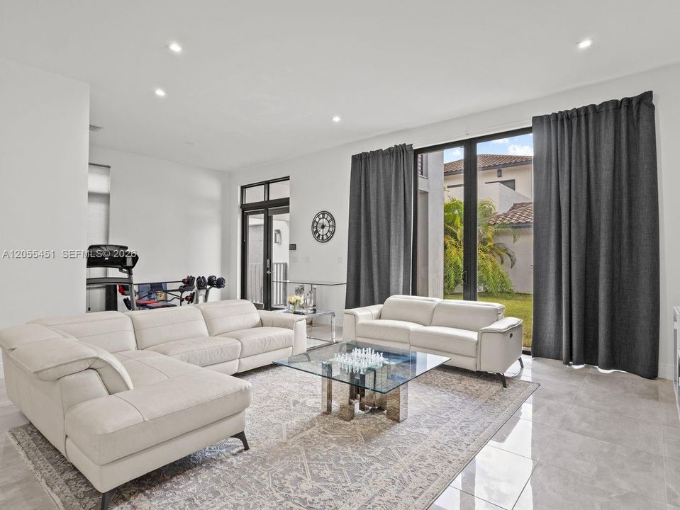 En Venta: $1,999,999 (4 camas, 4 baños, 3995 Pies cuadrados)