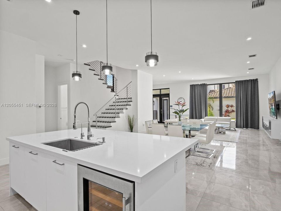 En Venta: $1,999,999 (4 camas, 4 baños, 3995 Pies cuadrados)