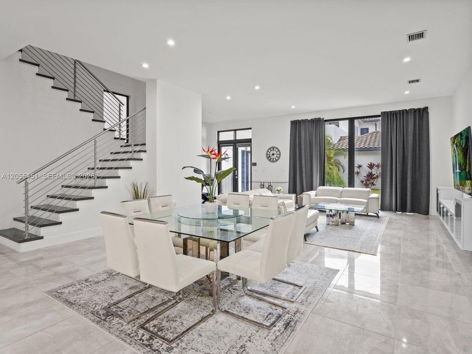 En Venta: $1,999,999 (4 camas, 4 baños, 3995 Pies cuadrados)