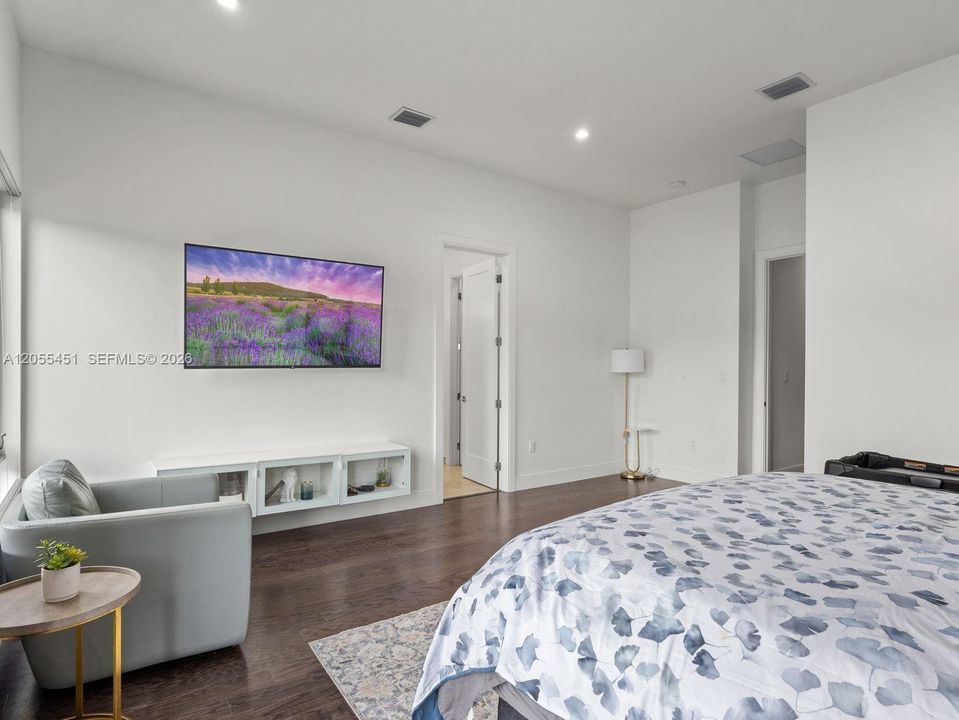 En Venta: $1,999,999 (4 camas, 4 baños, 3995 Pies cuadrados)