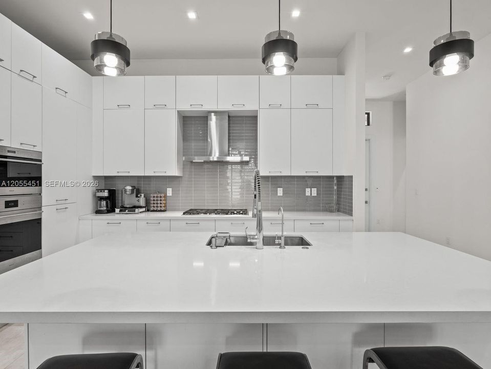 En Venta: $1,999,999 (4 camas, 4 baños, 3995 Pies cuadrados)