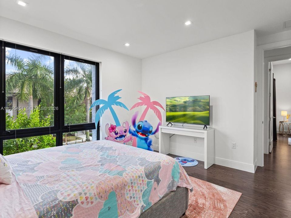 En Venta: $1,999,999 (4 camas, 4 baños, 3995 Pies cuadrados)