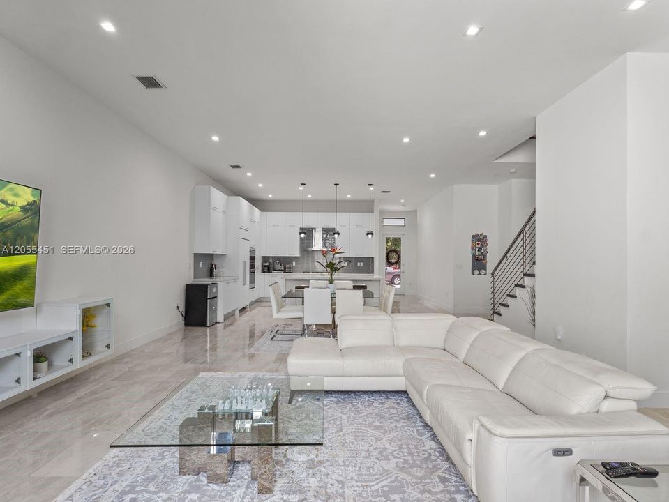 En Venta: $1,999,999 (4 camas, 4 baños, 3995 Pies cuadrados)