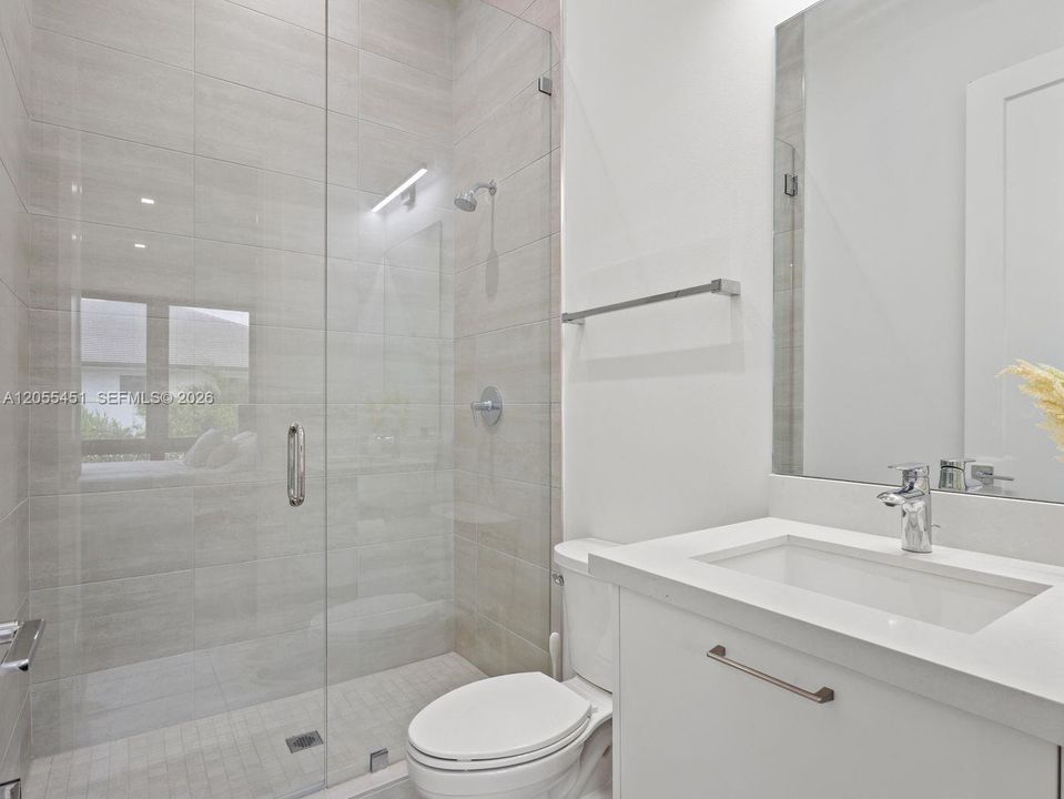En Venta: $1,999,999 (4 camas, 4 baños, 3995 Pies cuadrados)