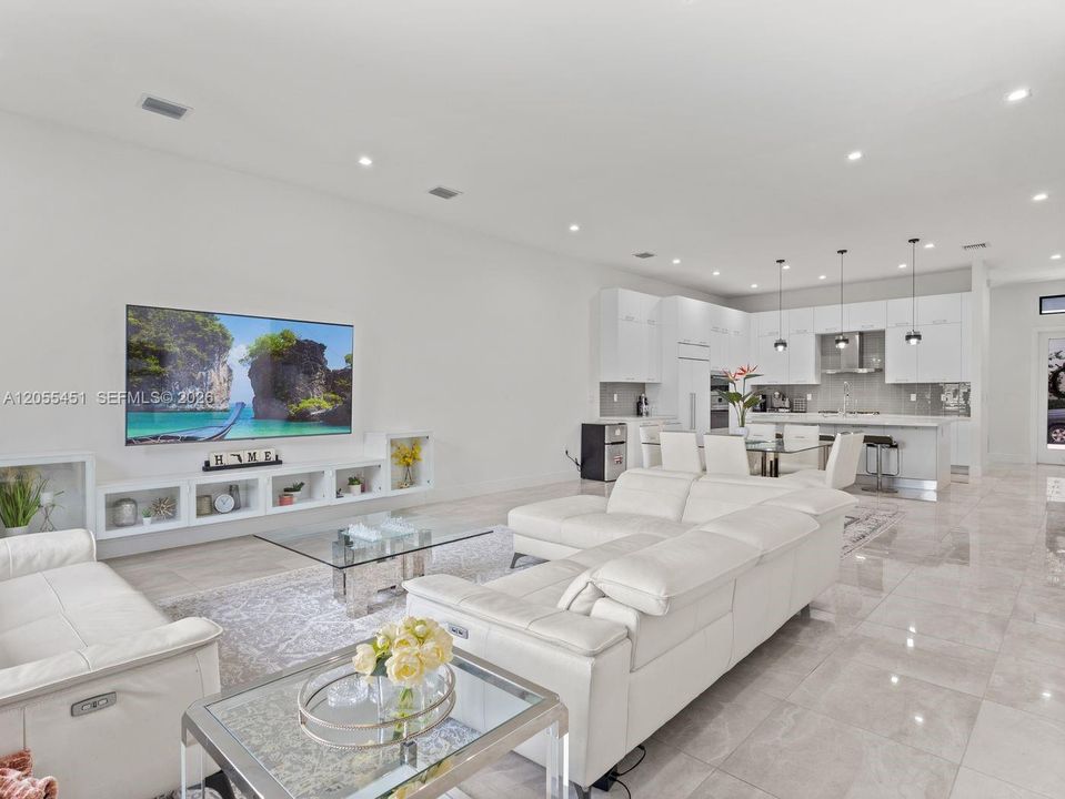 En Venta: $1,999,999 (4 camas, 4 baños, 3995 Pies cuadrados)