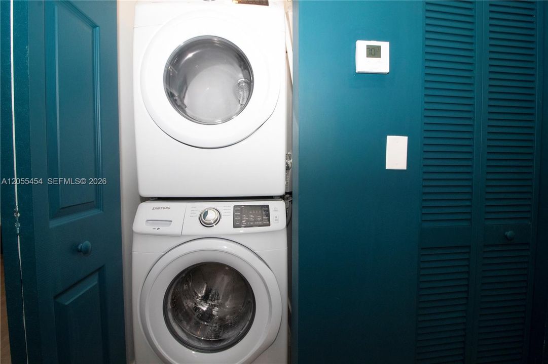 For Rent: $2,600 (2 beds, 2 baths, 3103 Square Feet)