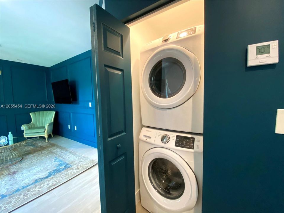 For Rent: $2,600 (2 beds, 2 baths, 3103 Square Feet)