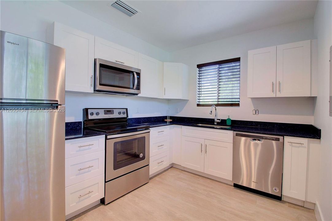 For Rent: $2,600 (2 beds, 2 baths, 3103 Square Feet)