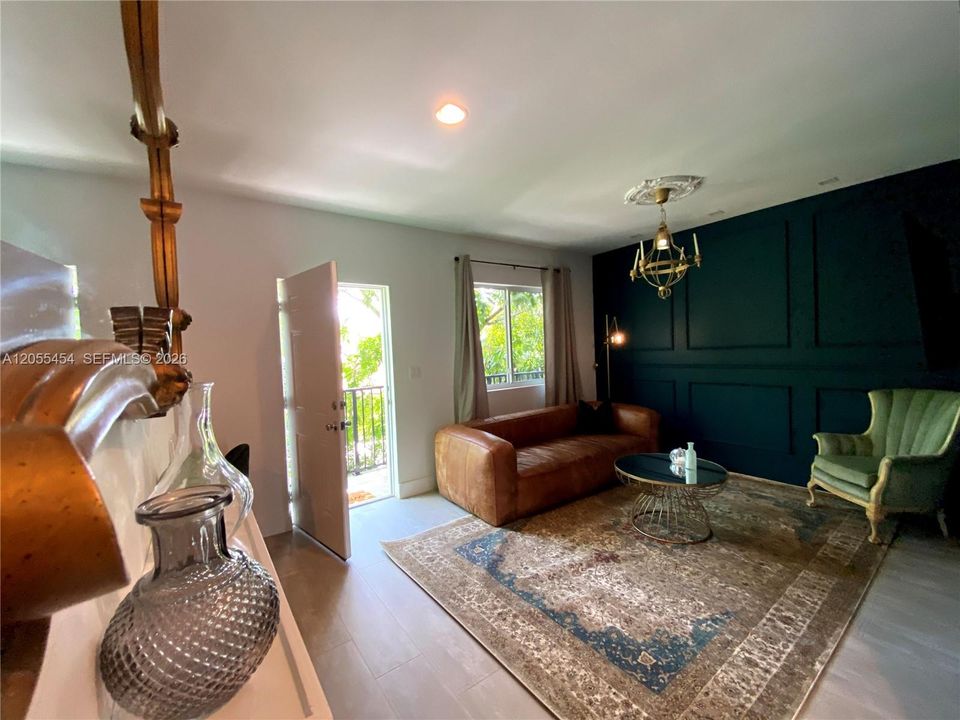 For Rent: $2,600 (2 beds, 2 baths, 3103 Square Feet)