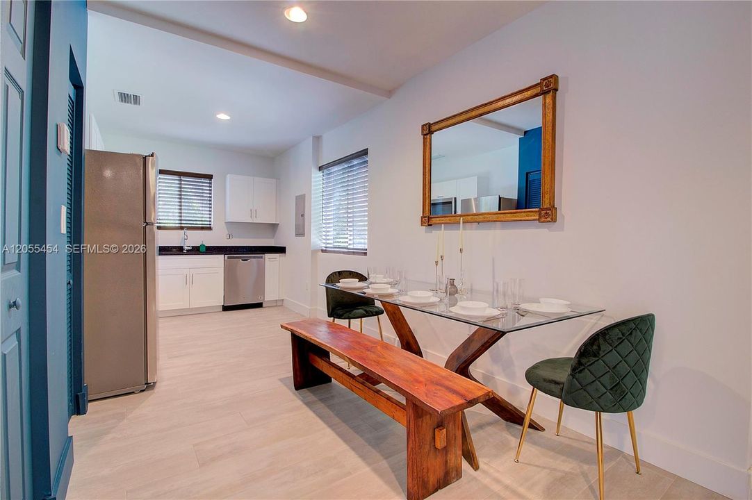 For Rent: $2,600 (2 beds, 2 baths, 3103 Square Feet)