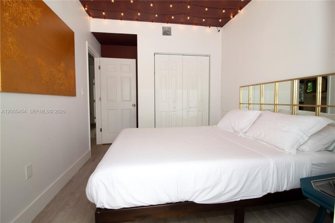 For Rent: $2,600 (2 beds, 2 baths, 3103 Square Feet)