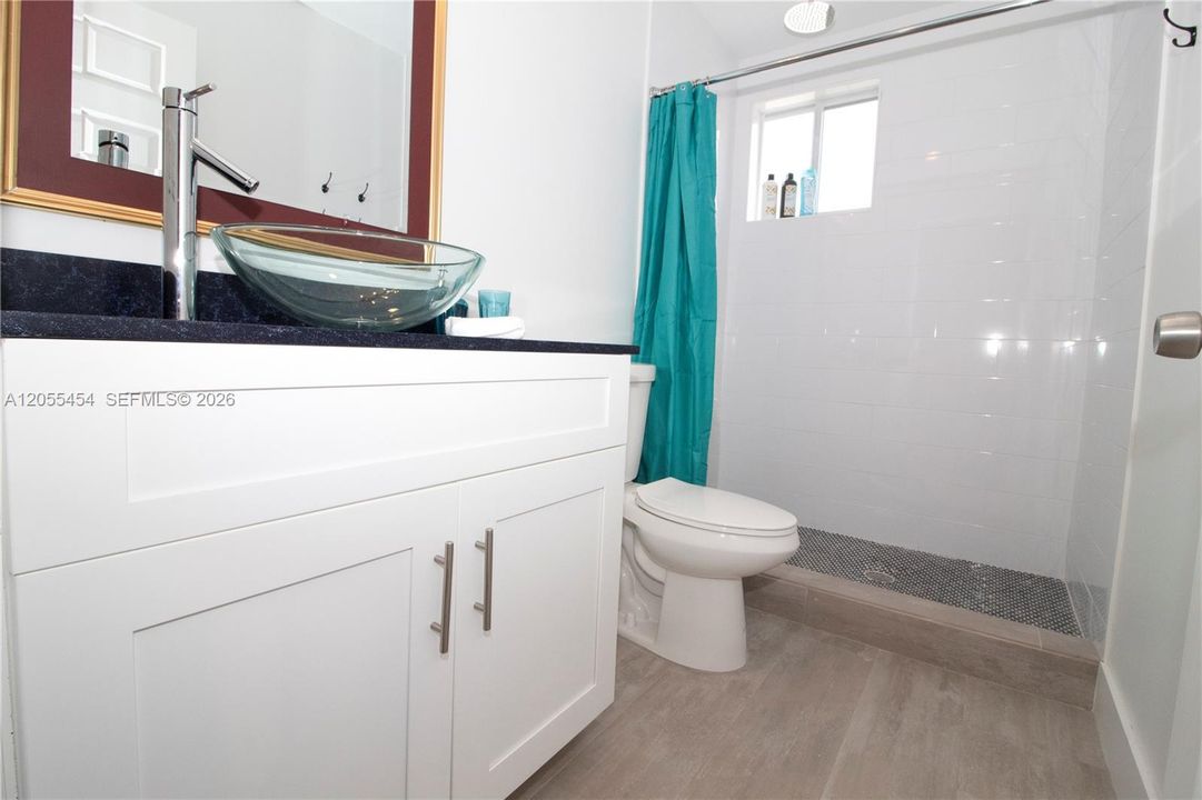 For Rent: $2,600 (2 beds, 2 baths, 3103 Square Feet)