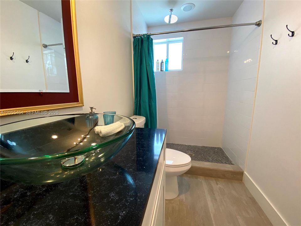 For Rent: $2,600 (2 beds, 2 baths, 3103 Square Feet)