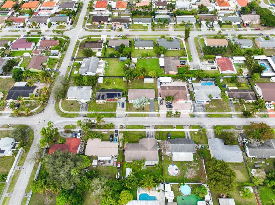 На продажу: $570,000 (3 спален, 2 ванн, 1334 Квадратных фут)