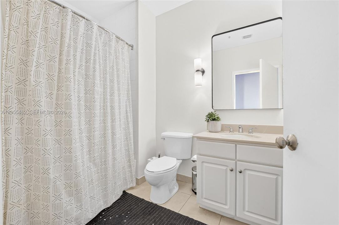 В аренду: $3,200 (1 спален, 1 ванн, 794 Квадратных фут)