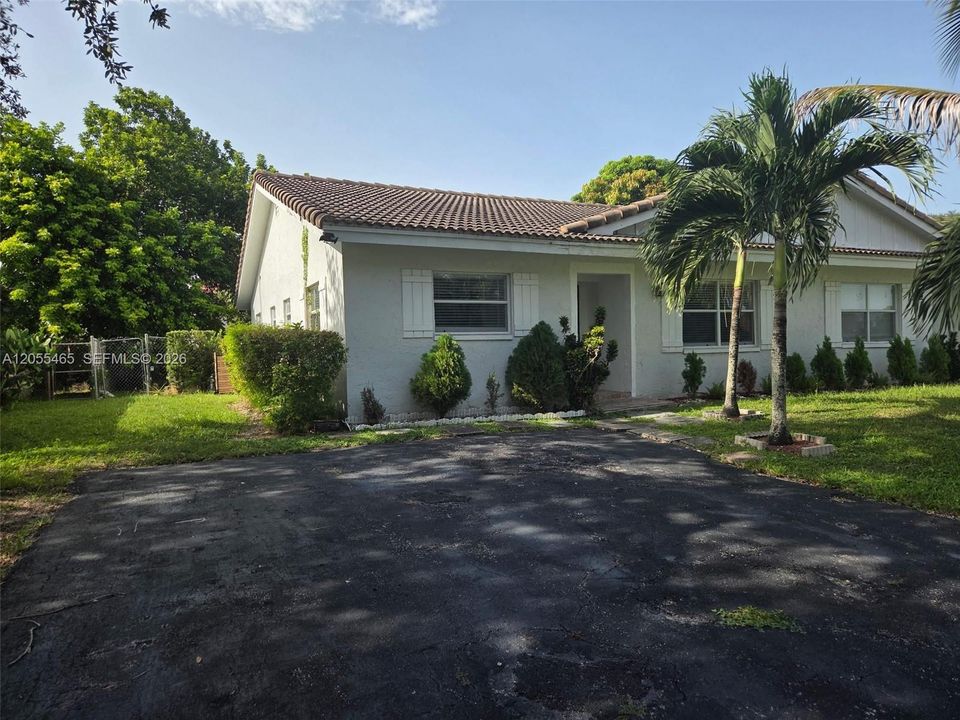 For Rent: $2,900 (3 beds, 2 baths, 0 Square Feet)