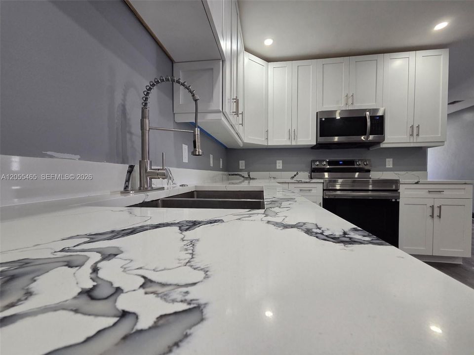 For Rent: $2,900 (3 beds, 2 baths, 0 Square Feet)