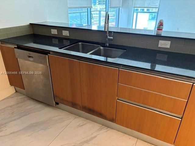 На продажу: $489,900 (2 спален, 2 ванн, 1288 Квадратных фут)
