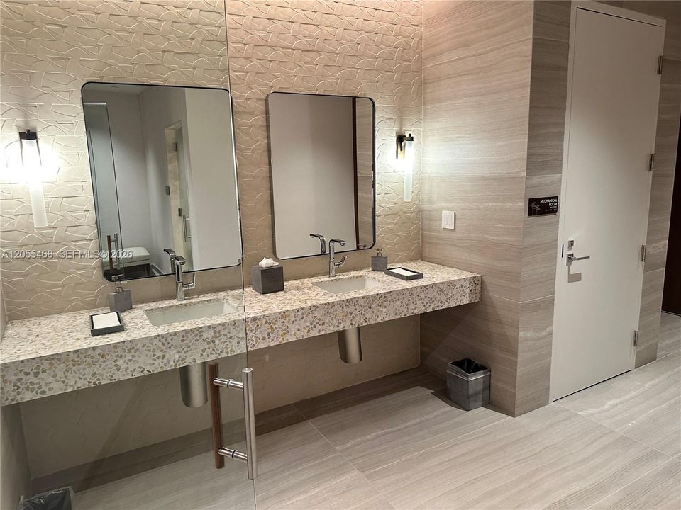 For Rent: $6,000 (1 beds, 2 baths, 0 Square Feet)