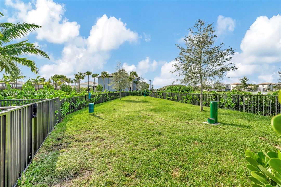 En Venta: $850,000 (3 camas, 2 baños, 1941 Pies cuadrados)