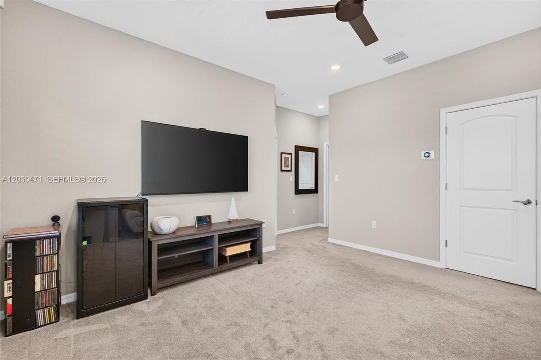 En Venta: $850,000 (3 camas, 2 baños, 1941 Pies cuadrados)