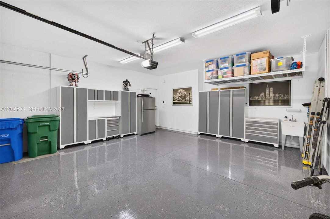 En Venta: $850,000 (3 camas, 2 baños, 1941 Pies cuadrados)