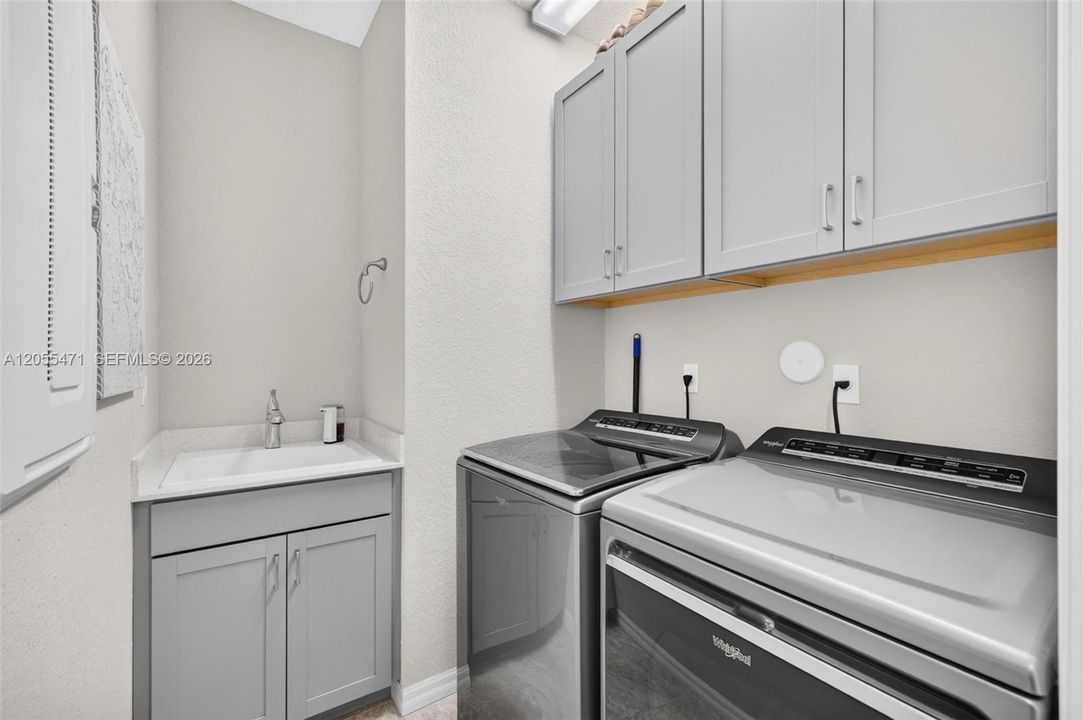 En Venta: $850,000 (3 camas, 2 baños, 1941 Pies cuadrados)