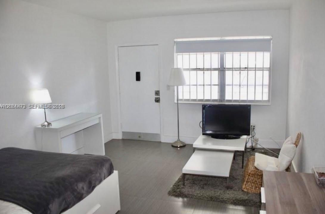 En Venta: $239,000 (0 camas, 1 baños, 409 Pies cuadrados)