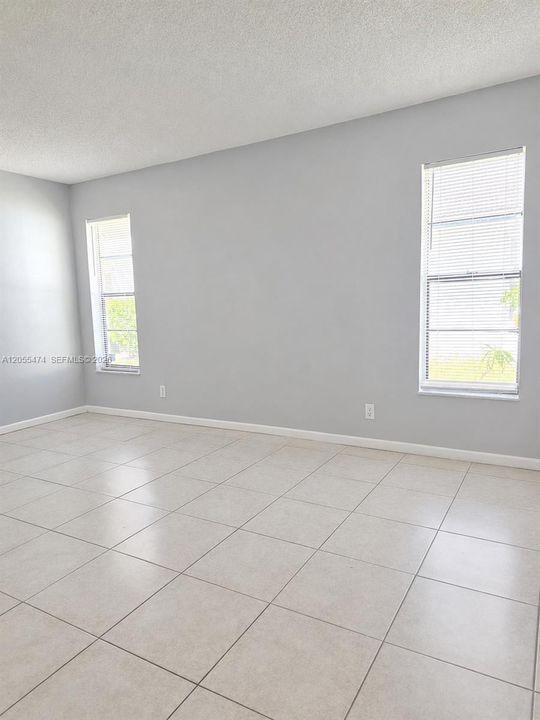En Renta: $2,450 (3 camas, 2 baños, 3774 Pies cuadrados)