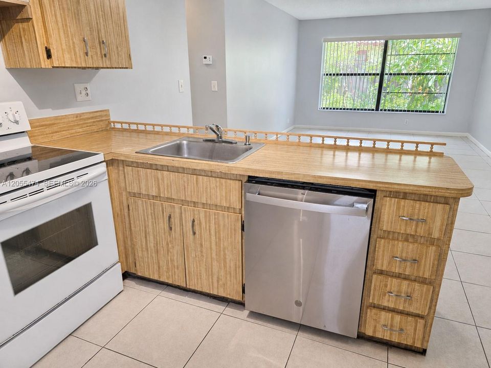 En Renta: $2,450 (3 camas, 2 baños, 3774 Pies cuadrados)
