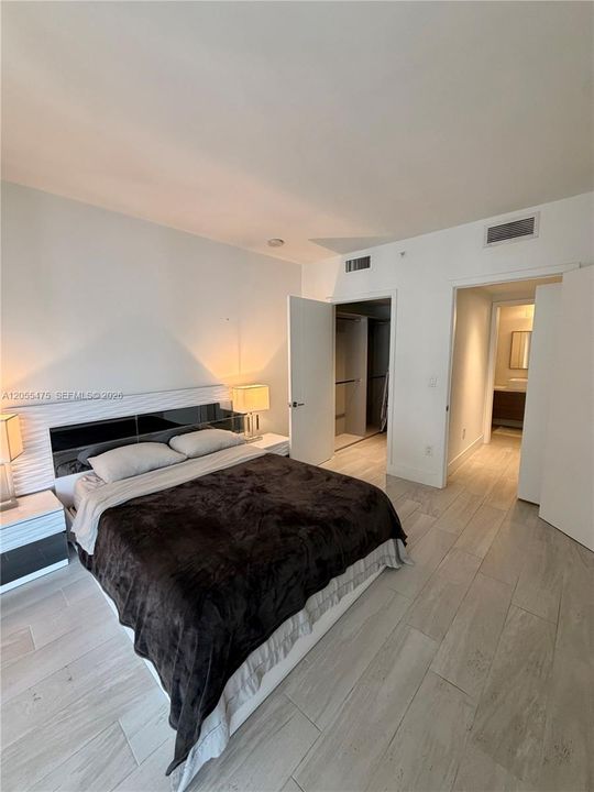 В аренду: $2,800 (1 спален, 1 ванн, 850 Квадратных фут)