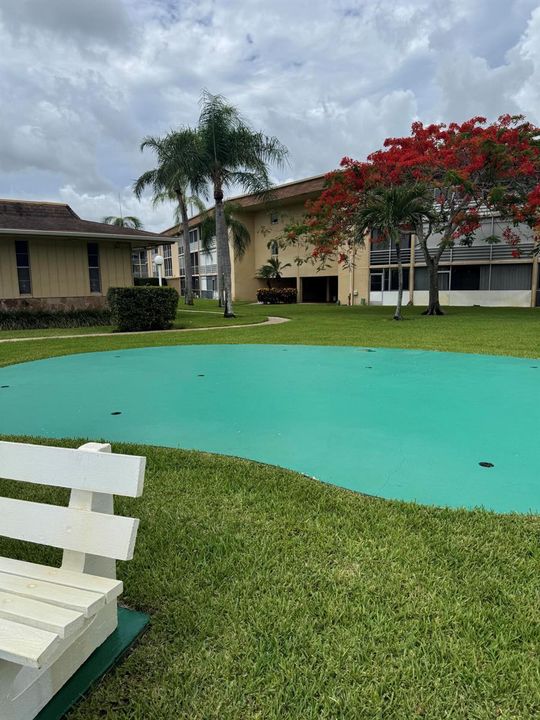So fun putting green for practice