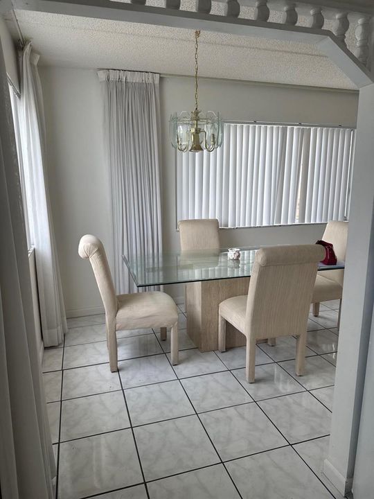 Dining area light and bright