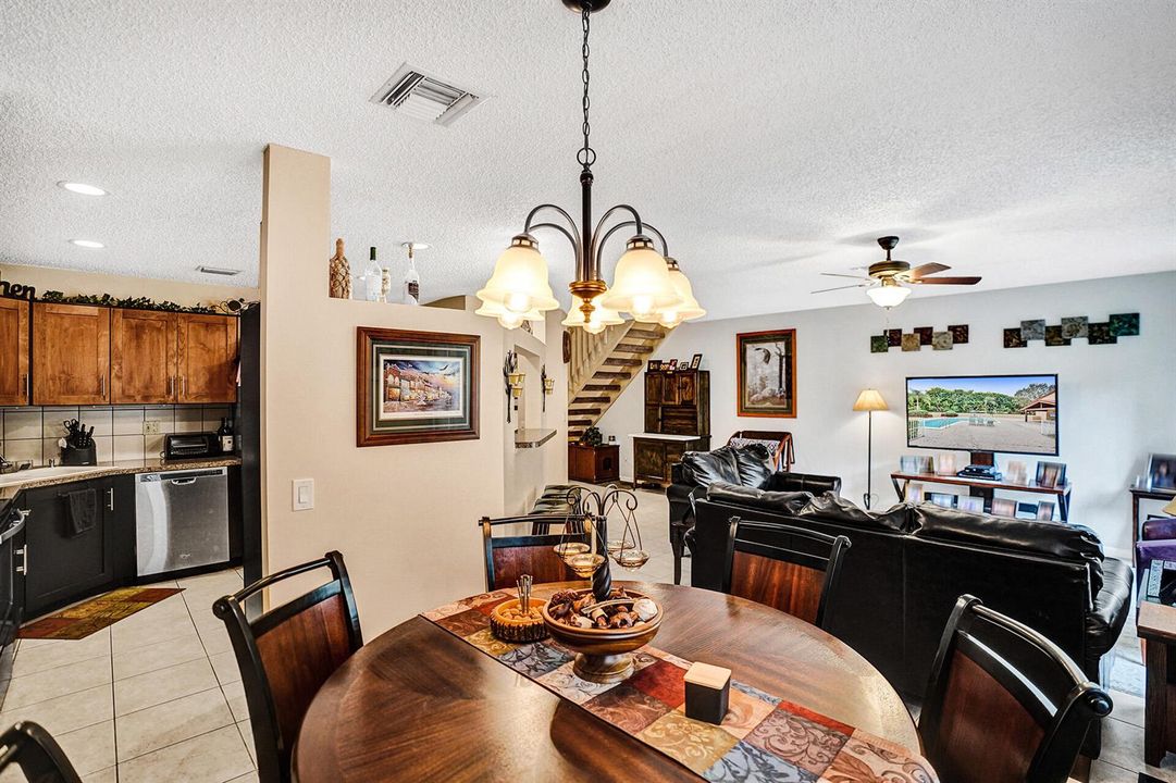 4941 Riverside Dng Room
