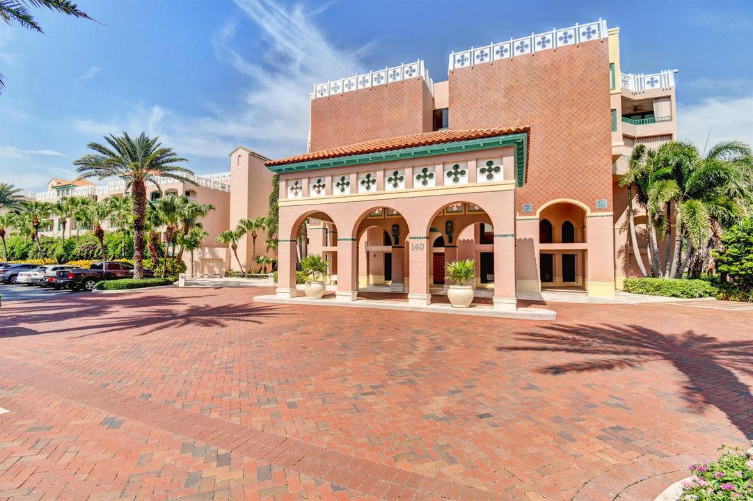 Mizner court