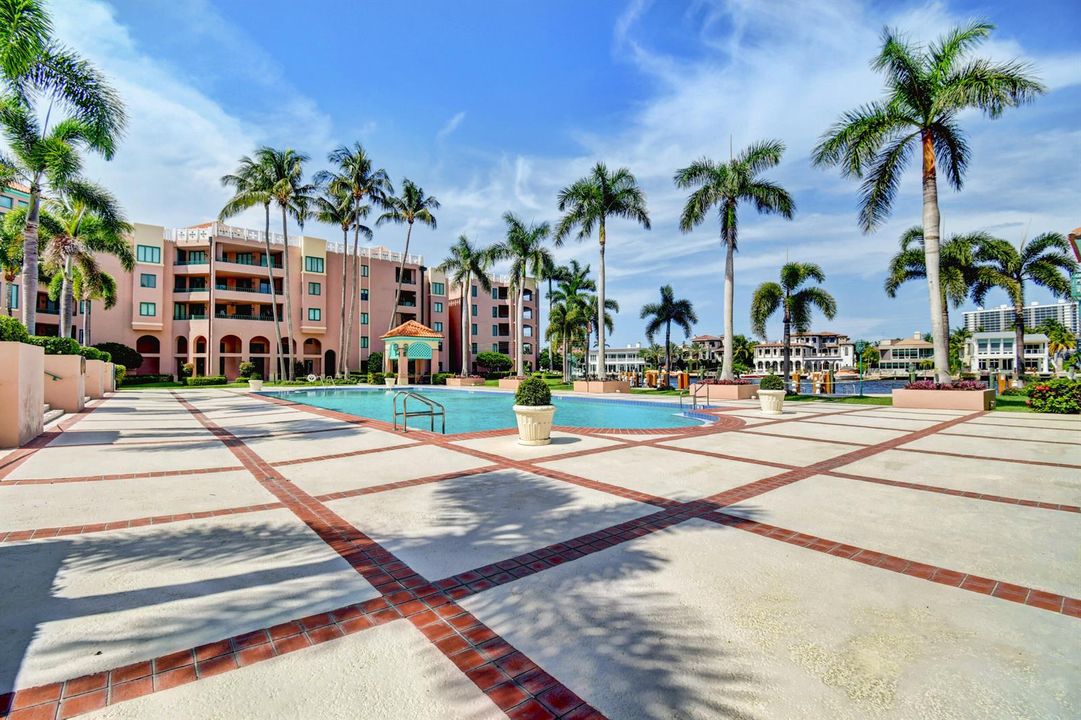 Mizner court