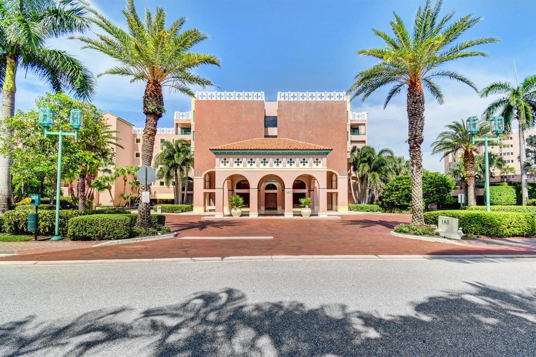 Mizner court