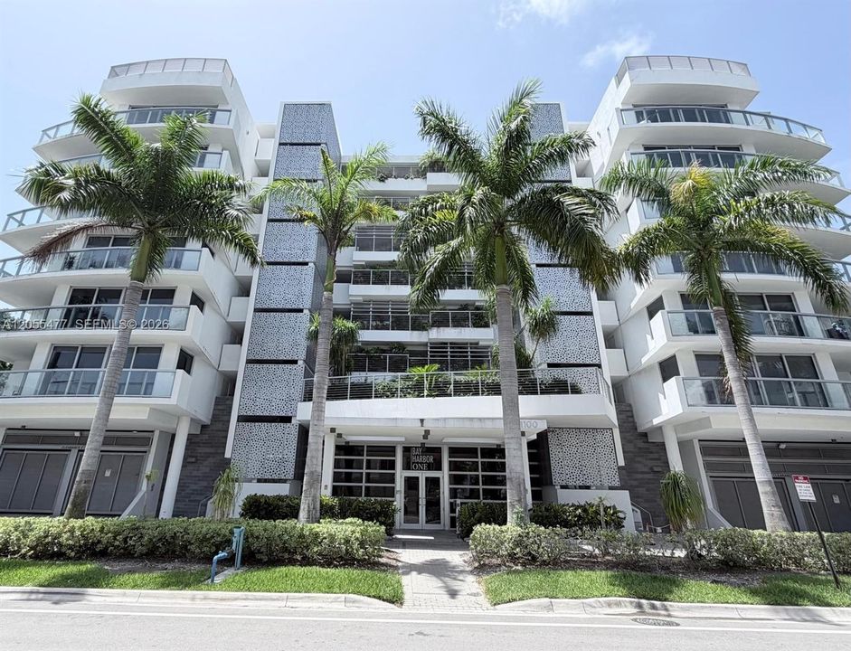 For Sale: $1,060,000 (3 beds, 2 baths, 1377 Square Feet)