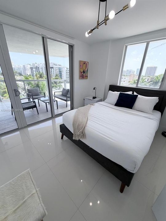 For Sale: $1,060,000 (3 beds, 2 baths, 1377 Square Feet)