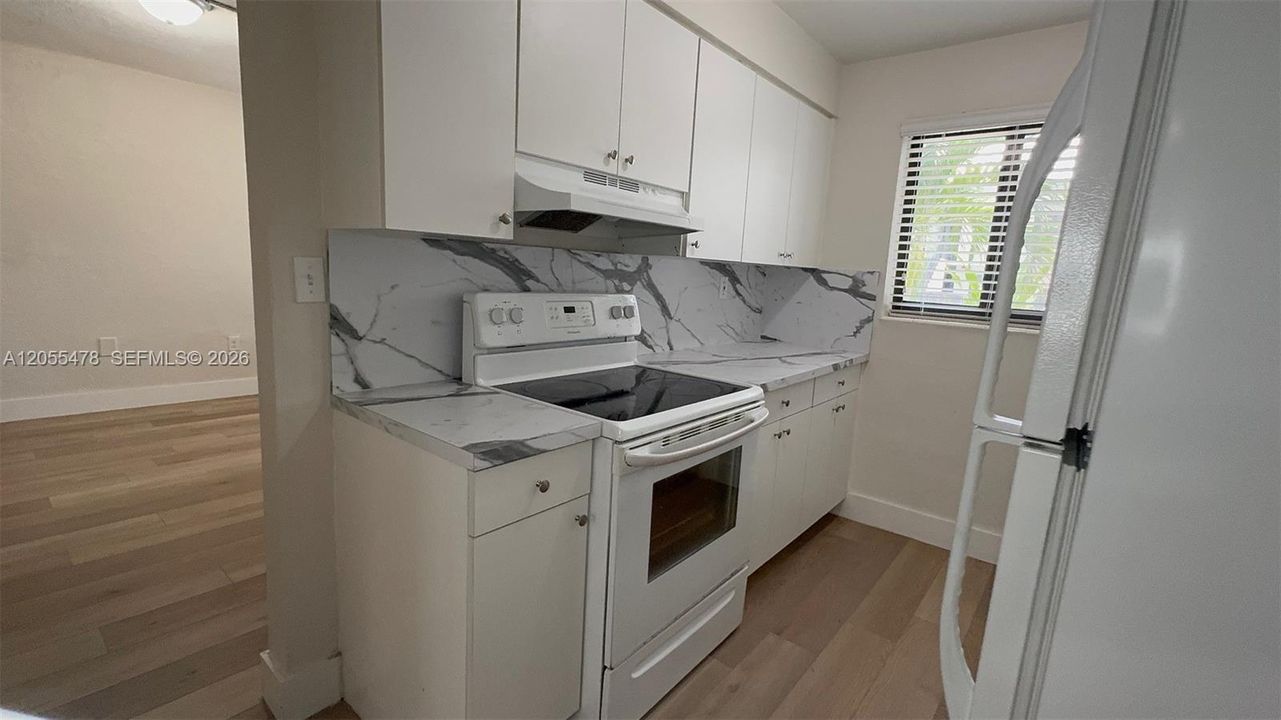 В аренду: $1,850 (1 спален, 1 ванн, 700 Квадратных фут)