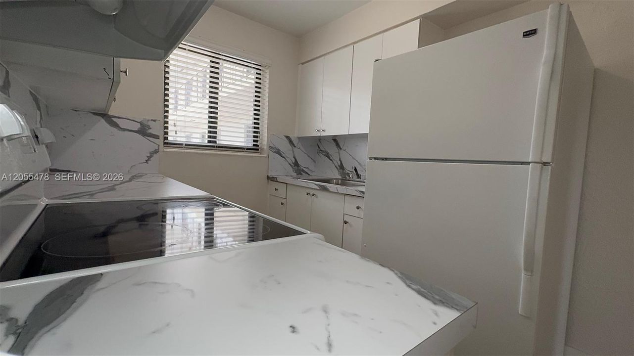 В аренду: $1,850 (1 спален, 1 ванн, 700 Квадратных фут)