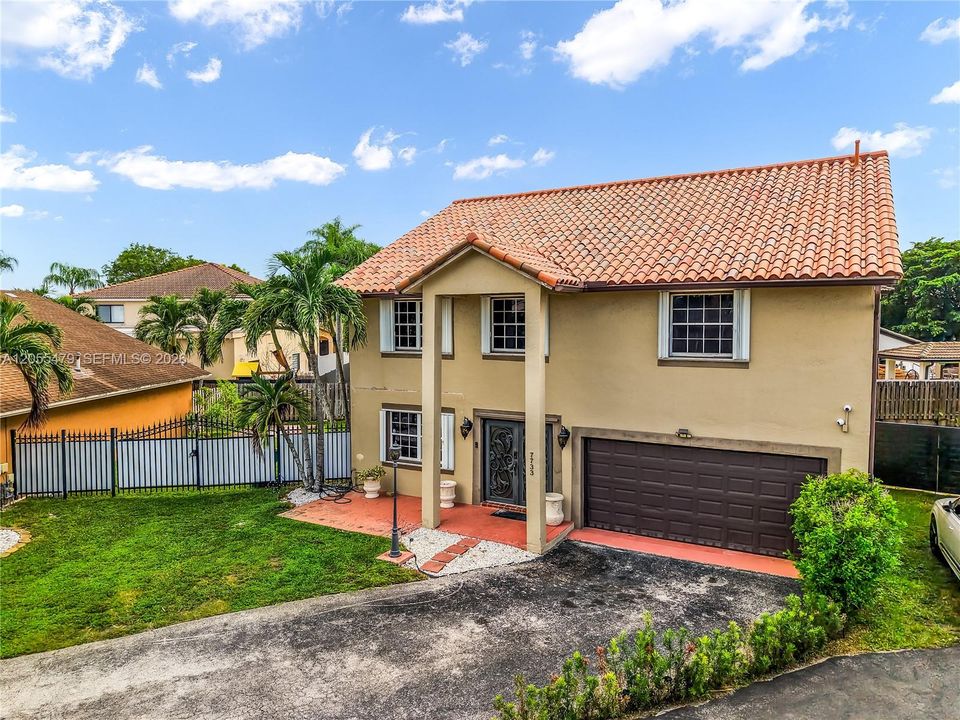 For Sale: $797,999 (4 beds, 2 baths, 2800 Square Feet)