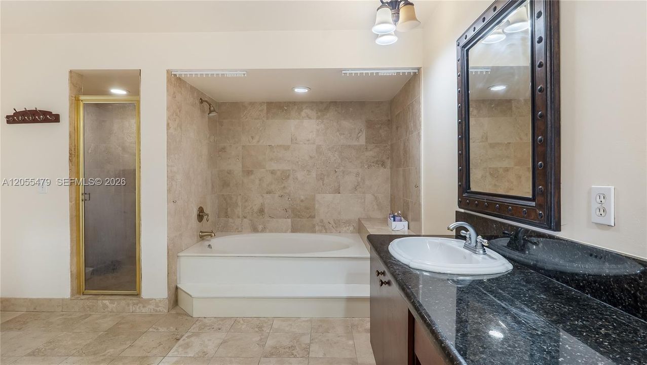 For Sale: $797,999 (4 beds, 2 baths, 2800 Square Feet)