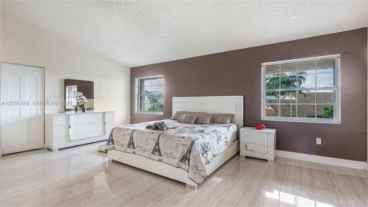 For Sale: $797,999 (4 beds, 2 baths, 2800 Square Feet)